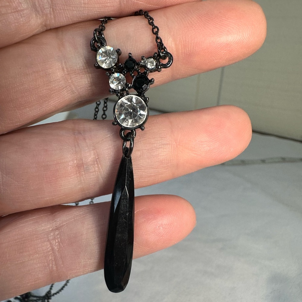 Dainty elegant black chain necklace with rhinestones - Picture 2 of 7